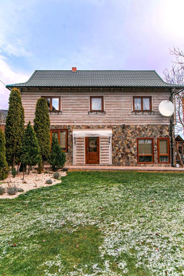 Котедж У Марка Yaremche Eksteriør billede